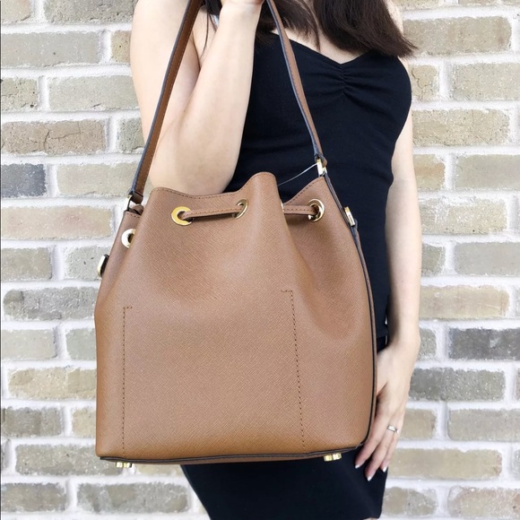 Michael Kors Greenwich Medium Hobo Luggage Yellow - Picture 7 of 8